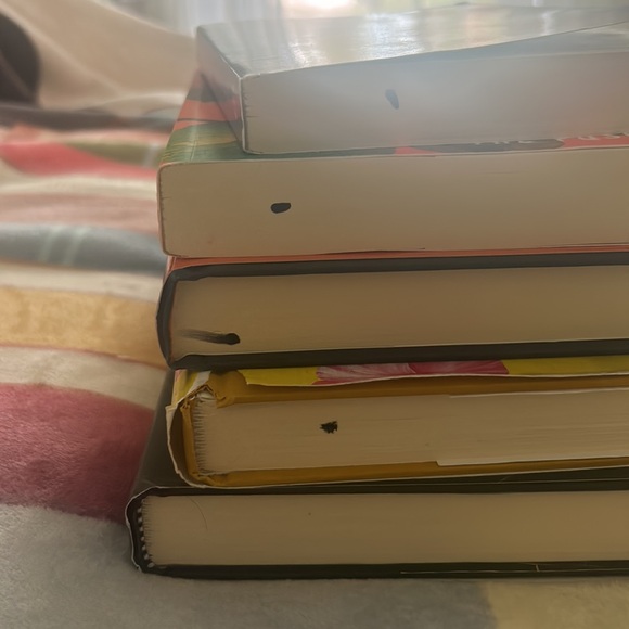 Thriller book bundle! - Picture 3 of 4